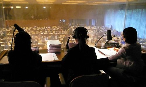 同声翻译图片 同声翻译图片